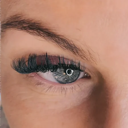 Mega-volume-lash-extensions